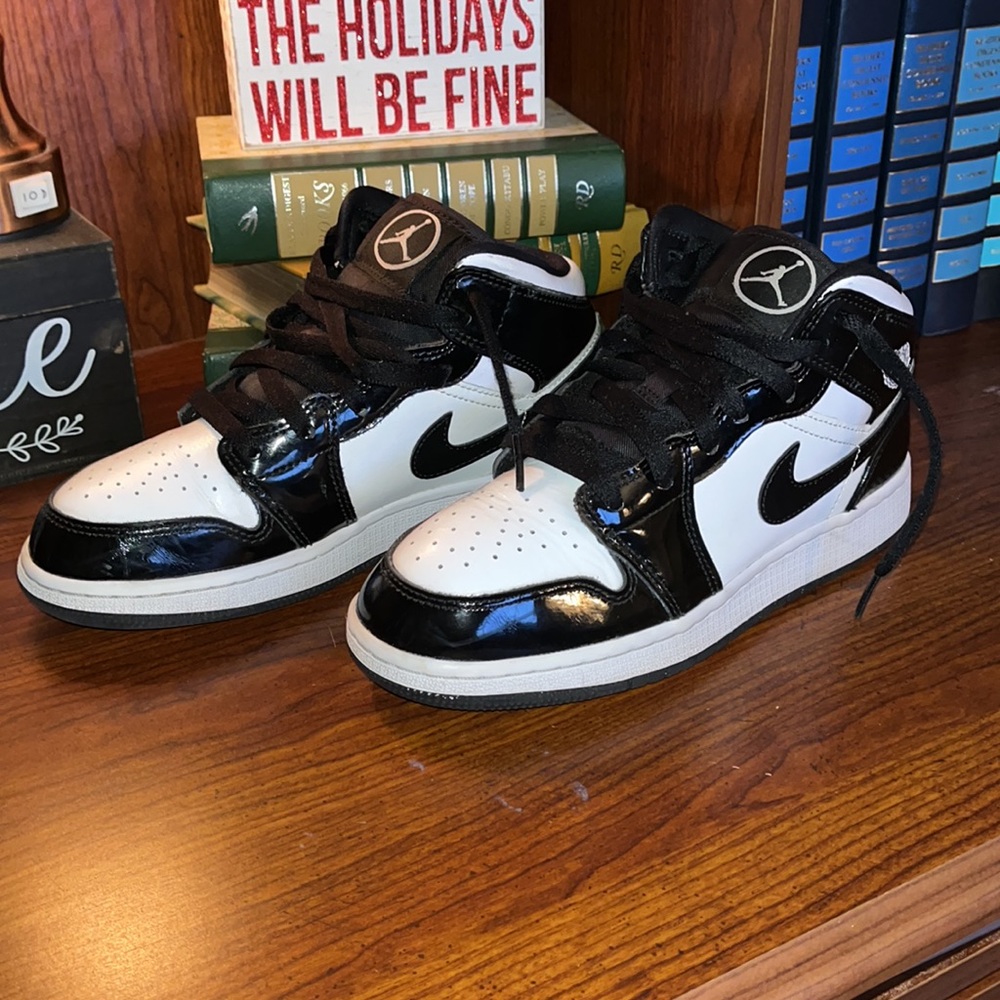 Youth Jordan 1 Mid Carbon Fiber All Star excellent condition minimal creasing